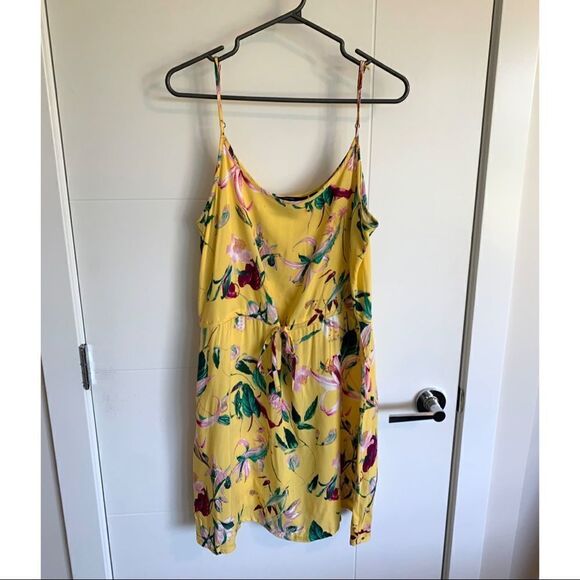 🌸3 for $30🌸 Vero Moda Summer Floral Spaghetti Strap Dress with Tie in Waist - Picture 4 of 6